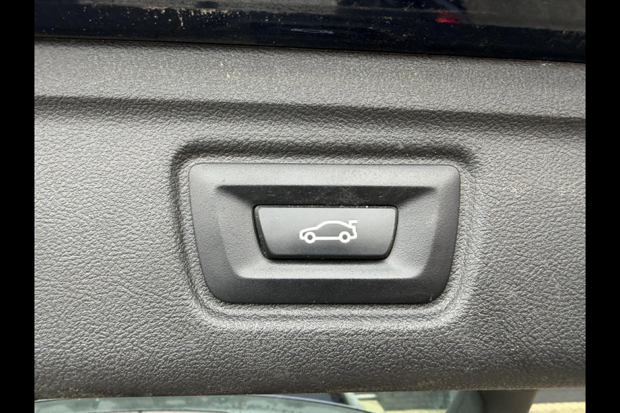 BMW 3 Serie Touring 320i High Executive M-Sport | Panoramadak | Camera | Head-Up Display | DAB |