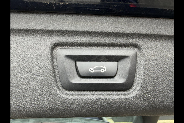 BMW 3 Serie Touring 320i High Executive M-Sport | Panoramadak | Camera | Head-Up Display | DAB |