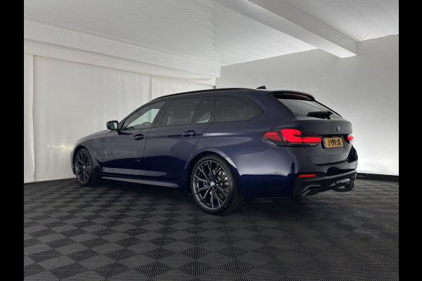 BMW 5 Serie Touring 530d M-Sportpack High Executive Edition (INCL-BTW) Aut. *PANO | LASERLIGHT | LEATHER | TOPVIEW | HARMAN/KARDON |  ADAPTIVE-CRUISE | BLINDSPOT | HEATED-COMFORTSEATS | KEYLESS | DAB | DIGI-COCKPIT | PRIVACY-GLASS | SHIFTPADDLES | ...