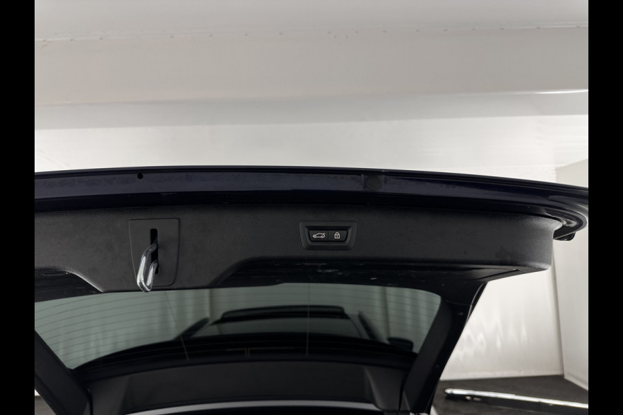 BMW 5 Serie Touring 530d M-Sportpack High Executive Edition (INCL-BTW) Aut. *PANO | LASERLIGHT | LEATHER | TOPVIEW | HARMAN/KARDON |  ADAPTIVE-CRUISE | BLINDSPOT | HEATED-COMFORTSEATS | KEYLESS | DAB | DIGI-COCKPIT | PRIVACY-GLASS | SHIFTPADDLES | ...