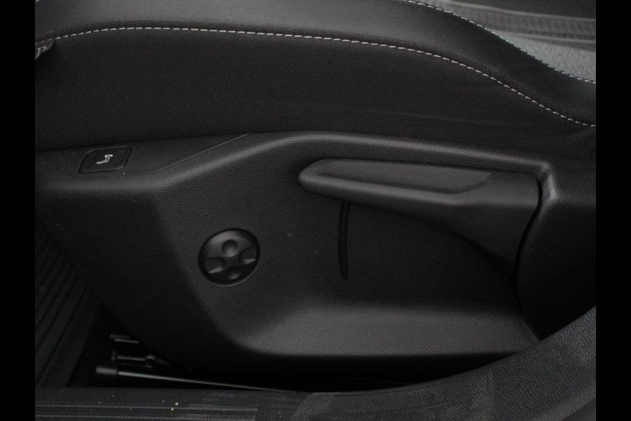 Opel Astra 1.2 Automaat GS Line | Climate control | Adaptive cruise control | LED | Voorstoelen verwarmd | Stuurwiel verwarmd | Achteruitrij camera 360* | Sfeer verlichting | Apple carplay/ Android auto