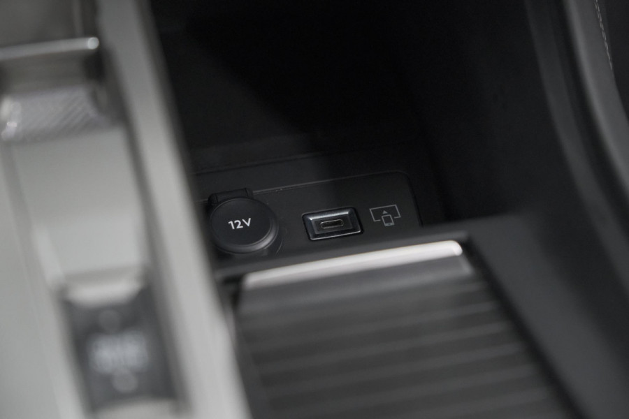 Peugeot 408 Hybrid 136 e-DCS6 Allure | 360 Camera | Navigatie