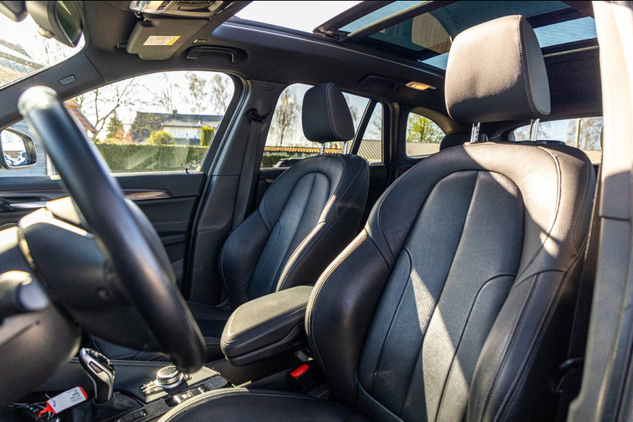 BMW X1 SDrive20i Nedcar Edition Panoramadak I Leder I Sportstoelen I Head Up I Camera I Led I Trekhaak I BTW
