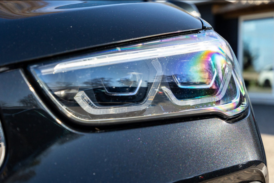 BMW X1 SDrive20i Nedcar Edition Panoramadak I Leder I Sportstoelen I Head Up I Camera I Led I Trekhaak I BTW