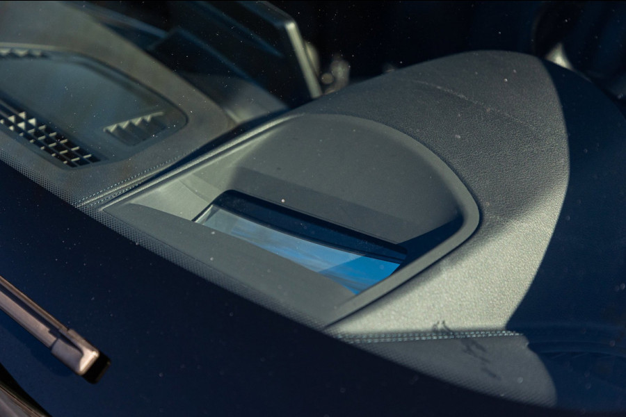 BMW X1 SDrive20i Nedcar Edition Panoramadak I Leder I Sportstoelen I Head Up I Camera I Led I Trekhaak I BTW