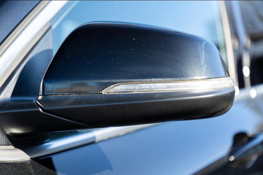 BMW X1 SDrive20i Nedcar Edition Panoramadak I Leder I Sportstoelen I Head Up I Camera I Led I Trekhaak I BTW