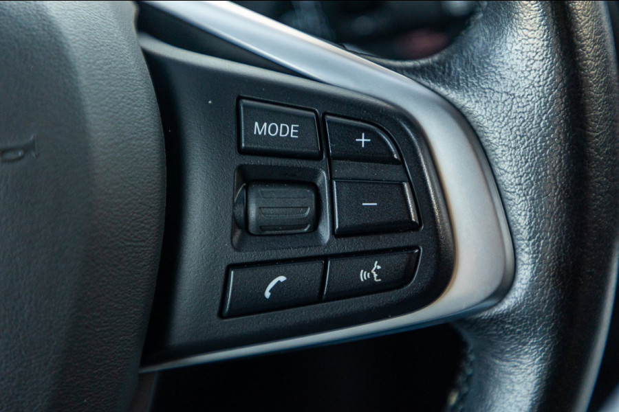 BMW X1 SDrive20i Nedcar Edition Panoramadak I Leder I Sportstoelen I Head Up I Camera I Led I Trekhaak I BTW