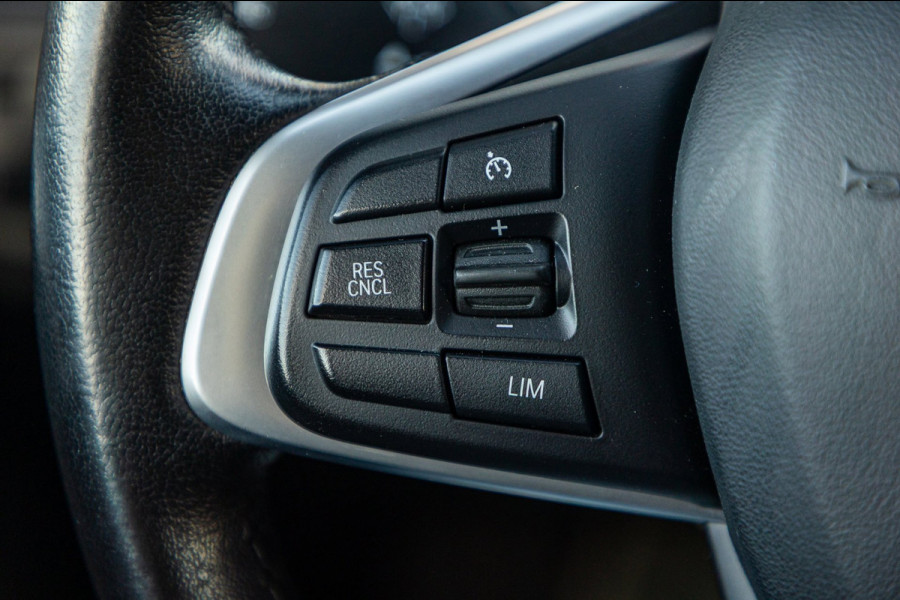 BMW X1 SDrive20i Nedcar Edition Panoramadak I Leder I Sportstoelen I Head Up I Camera I Led I Trekhaak I BTW