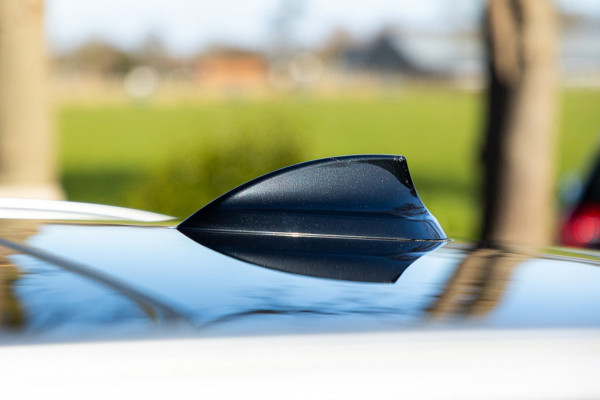 BMW X1 SDrive20i Nedcar Edition Panoramadak I Leder I Sportstoelen I Head Up I Camera I Led I Trekhaak I BTW