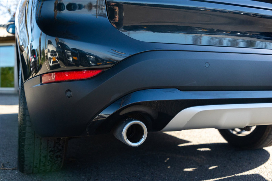 BMW X1 SDrive20i Nedcar Edition Panoramadak I Leder I Sportstoelen I Head Up I Camera I Led I Trekhaak I BTW