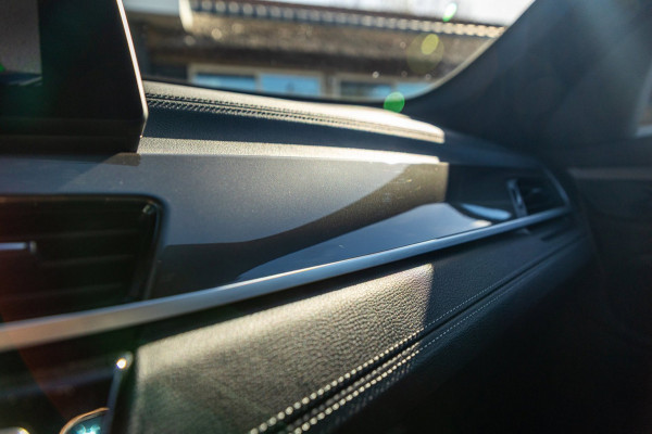 BMW X1 SDrive20i Nedcar Edition Panoramadak I Leder I Sportstoelen I Head Up I Camera I Led I Trekhaak I BTW