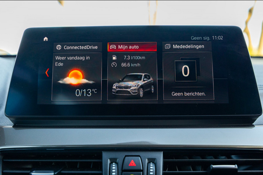 BMW X1 SDrive20i Nedcar Edition Panoramadak I Leder I Sportstoelen I Head Up I Camera I Led I Trekhaak I BTW