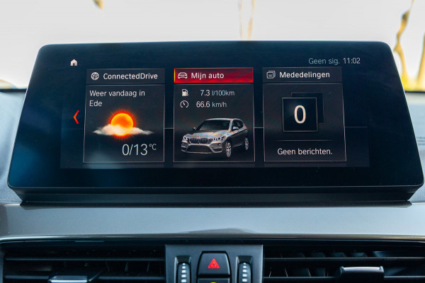 BMW X1 SDrive20i Nedcar Edition Panoramadak I Leder I Sportstoelen I Head Up I Camera I Led I Trekhaak I BTW