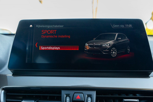 BMW X1 SDrive20i Nedcar Edition Panoramadak I Leder I Sportstoelen I Head Up I Camera I Led I Trekhaak I BTW