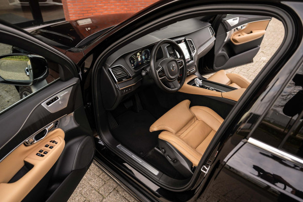 Volvo XC90 2.0 T8 Recharge AWD Ultimate Bright 455pk B&W