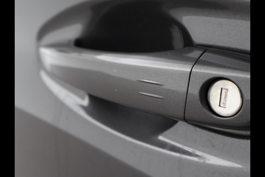 Peugeot 208 1.2 PT ALLURE PACK + ADAPTIVE CRUISE | CAMERA | STOELVERWARMING | CARPLAY | LED | PRIVACY