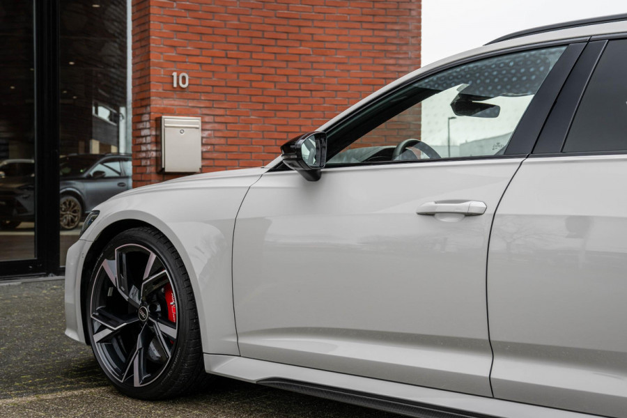 Audi RS6 Avant 4.0 TFSI quattro Kreide RS Dynamic Plus 305km/h