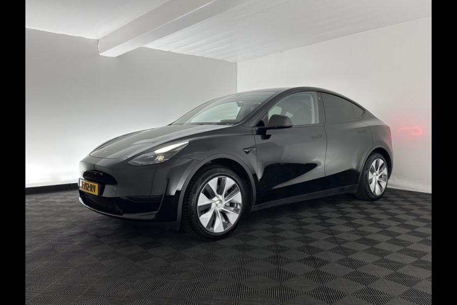 Tesla Model Y RWD 58 kWh [ 3-Fase ] {SOH-91%} (INCL-BTW) Aut. *PANO | LEATHER | TOWBAR | AUTO-PILOT | NAVI-FULLMAP | MATRIX-LED | KEYLESS | CAMERA | DAB+ | HEATED-COMFORTSEATS | PRIVACYGLASS | TOPVIEW | 19''ALU*