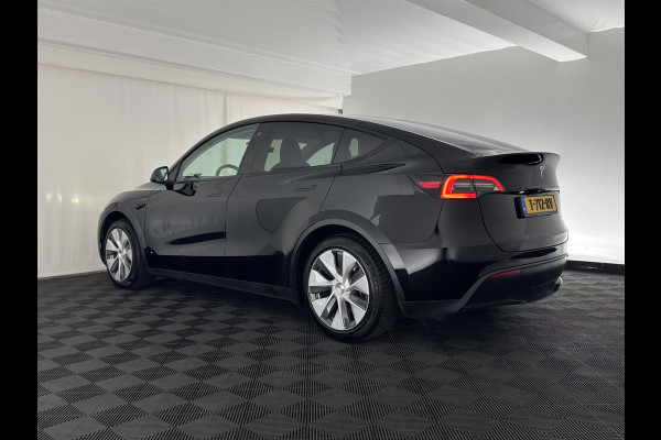 Tesla Model Y RWD 58 kWh [ 3-Fase ] {SOH-91%} (INCL-BTW) Aut. *PANO | LEATHER | TOWBAR | AUTO-PILOT | NAVI-FULLMAP | MATRIX-LED | KEYLESS | CAMERA | DAB+ | HEATED-COMFORTSEATS | PRIVACYGLASS | TOPVIEW | 19''ALU*