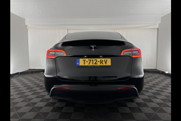 Tesla Model Y RWD 58 kWh [ 3-Fase ] {SOH-91%} (INCL-BTW) Aut. *PANO | LEATHER | TOWBAR | AUTO-PILOT | NAVI-FULLMAP | MATRIX-LED | KEYLESS | CAMERA | DAB+ | HEATED-COMFORTSEATS | PRIVACYGLASS | TOPVIEW | 19''ALU*