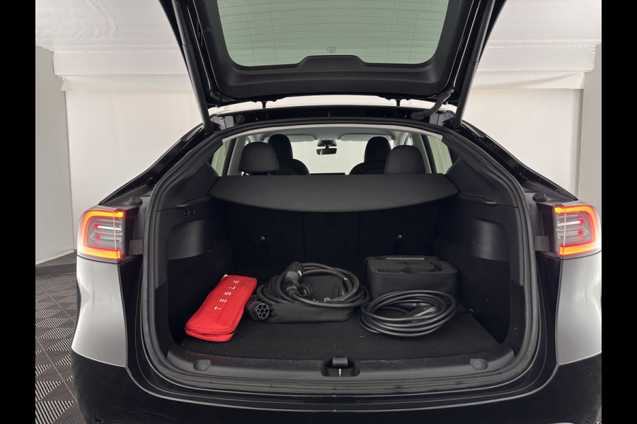 Tesla Model Y RWD 58 kWh [ 3-Fase ] {SOH-91%} (INCL-BTW) Aut. *PANO | LEATHER | TOWBAR | AUTO-PILOT | NAVI-FULLMAP | MATRIX-LED | KEYLESS | CAMERA | DAB+ | HEATED-COMFORTSEATS | PRIVACYGLASS | TOPVIEW | 19''ALU*