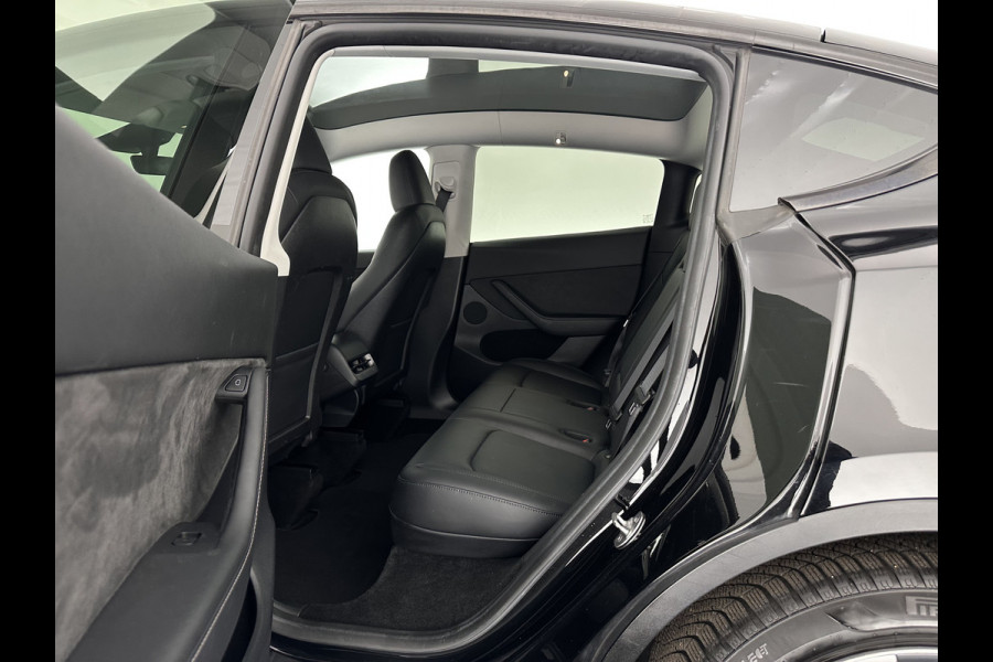 Tesla Model Y RWD 58 kWh [ 3-Fase ] {SOH-91%} (INCL-BTW) Aut. *PANO | LEATHER | TOWBAR | AUTO-PILOT | NAVI-FULLMAP | MATRIX-LED | KEYLESS | CAMERA | DAB+ | HEATED-COMFORTSEATS | PRIVACYGLASS | TOPVIEW | 19''ALU*