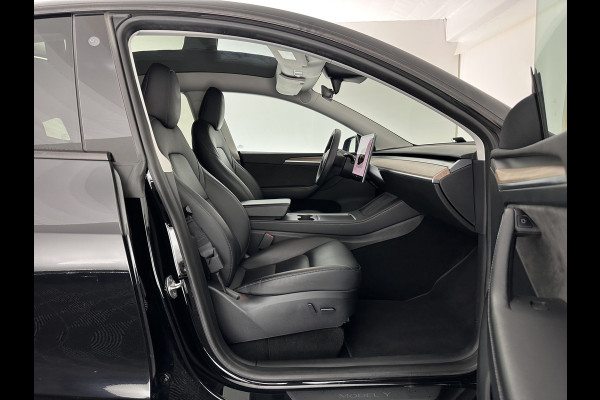 Tesla Model Y RWD 58 kWh [ 3-Fase ] {SOH-91%} (INCL-BTW) Aut. *PANO | LEATHER | TOWBAR | AUTO-PILOT | NAVI-FULLMAP | MATRIX-LED | KEYLESS | CAMERA | DAB+ | HEATED-COMFORTSEATS | PRIVACYGLASS | TOPVIEW | 19''ALU*
