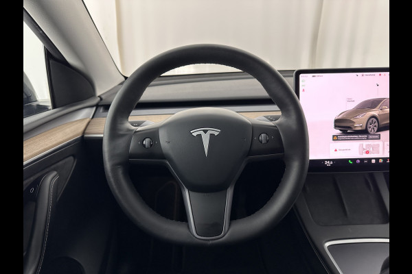 Tesla Model Y RWD 58 kWh [ 3-Fase ] {SOH-91%} (INCL-BTW) Aut. *PANO | LEATHER | TOWBAR | AUTO-PILOT | NAVI-FULLMAP | MATRIX-LED | KEYLESS | CAMERA | DAB+ | HEATED-COMFORTSEATS | PRIVACYGLASS | TOPVIEW | 19''ALU*