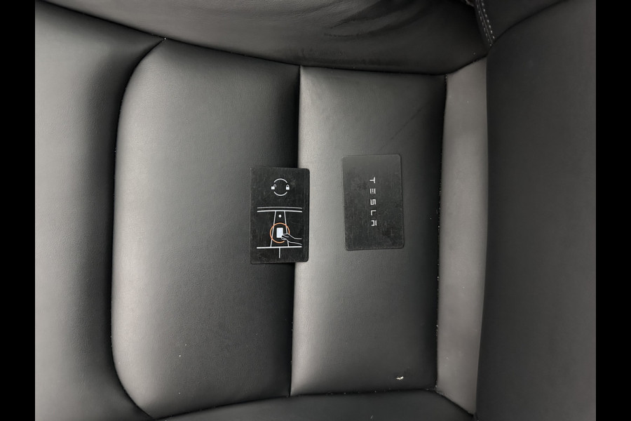 Tesla Model Y RWD 58 kWh [ 3-Fase ] {SOH-91%} (INCL-BTW) Aut. *PANO | LEATHER | TOWBAR | AUTO-PILOT | NAVI-FULLMAP | MATRIX-LED | KEYLESS | CAMERA | DAB+ | HEATED-COMFORTSEATS | PRIVACYGLASS | TOPVIEW | 19''ALU*