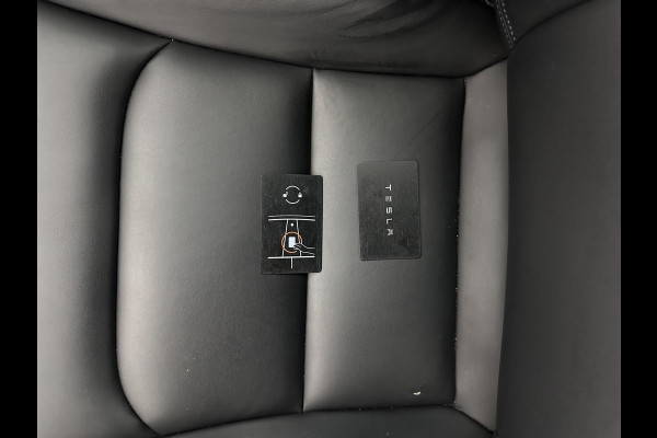 Tesla Model Y RWD 58 kWh [ 3-Fase ] {SOH-91%} (INCL-BTW) Aut. *PANO | LEATHER | TOWBAR | AUTO-PILOT | NAVI-FULLMAP | MATRIX-LED | KEYLESS | CAMERA | DAB+ | HEATED-COMFORTSEATS | PRIVACYGLASS | TOPVIEW | 19''ALU*