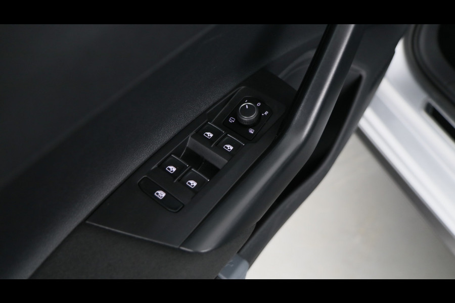 Volkswagen Polo 1.0 TSI 95pk R-Line / Navigatie / Stoelverwarming / Camera