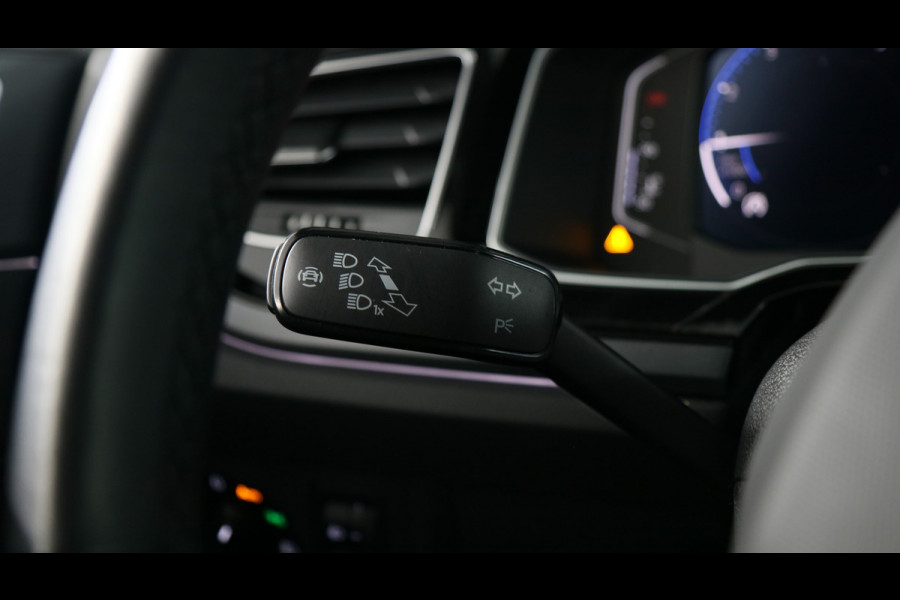 Volkswagen Polo 1.0 TSI 95pk R-Line / Navigatie / Stoelverwarming / Camera