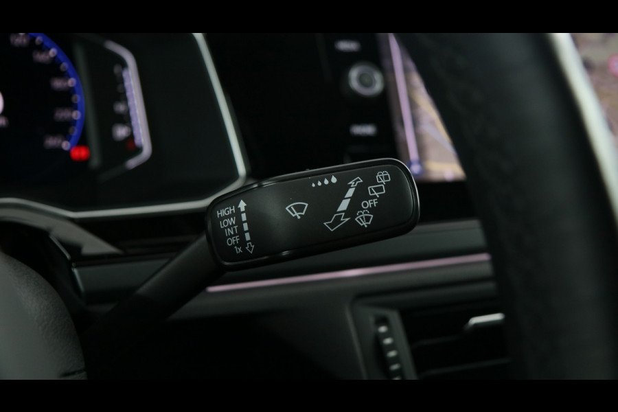 Volkswagen Polo 1.0 TSI 95pk R-Line / Navigatie / Stoelverwarming / Camera