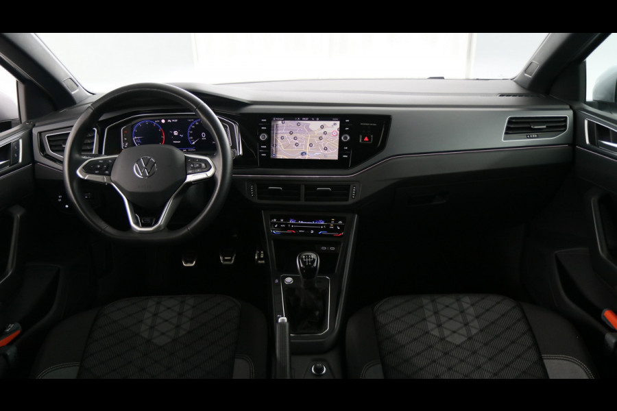 Volkswagen Polo 1.0 TSI 95pk R-Line / Navigatie / Stoelverwarming / Camera