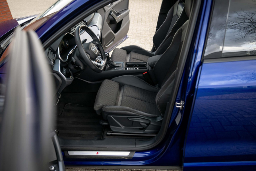 Audi Q3 45 TFSI e S-line INDIVIDUAL Audi Exclusive Lak