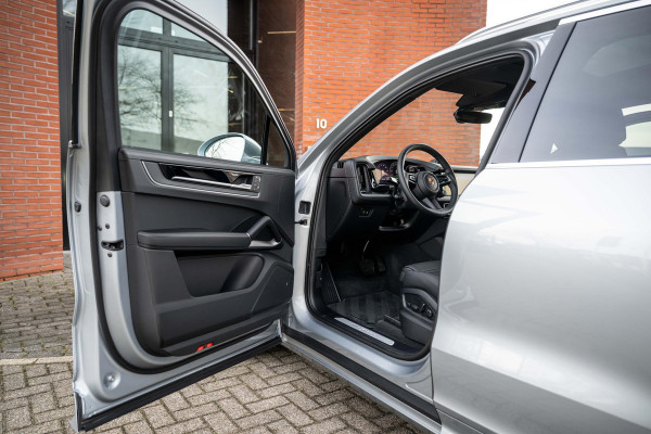 Porsche Cayenne 3.0 E-Hybrid SportDesign 4-Wielsturing InnoDrive