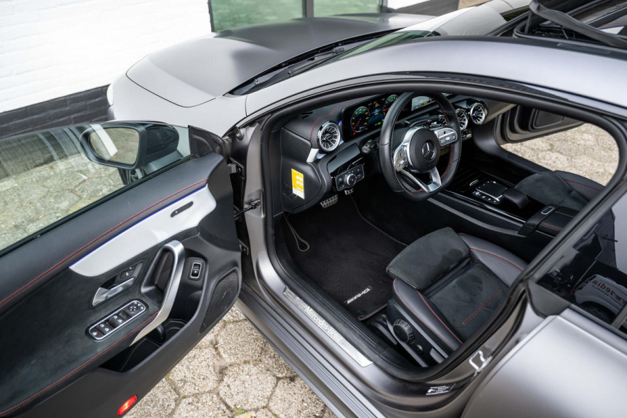 Mercedes-Benz CLA-Klasse Shooting Brake 250 e AMG ACC HuD Panorama Multibeam 94% SOH