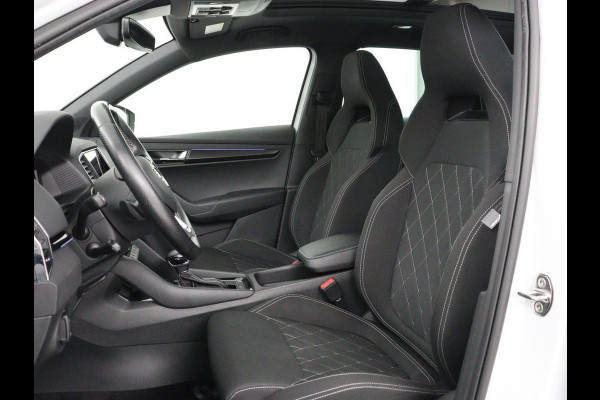 Škoda Karoq 1.5 TSI Sportline | Panoramadak | Stoelverwarming | Adaptive cruise | Camera | Sportstoelen | Virtual Cockpit | Navigatie | Sfeerverlichting | Full LED | 18'' | Keyless | Climate control