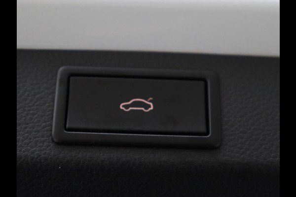 Škoda Karoq 1.5 TSI Sportline | Panoramadak | Stoelverwarming | Adaptive cruise | Camera | Sportstoelen | Virtual Cockpit | Navigatie | Sfeerverlichting | Full LED | 18'' | Keyless | Climate control