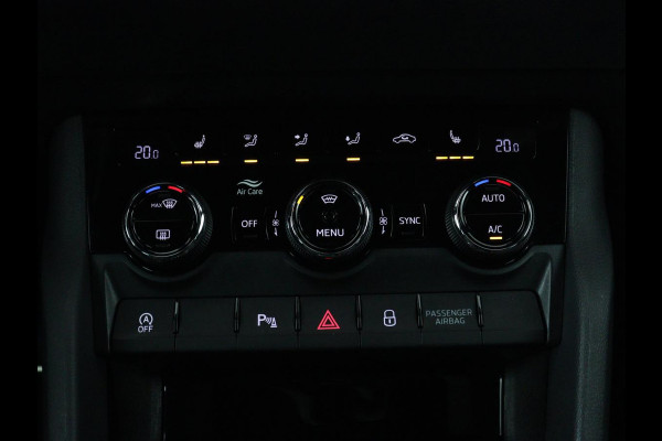 Škoda Karoq 1.5 TSI Sportline | Panoramadak | Stoelverwarming | Adaptive cruise | Camera | Sportstoelen | Virtual Cockpit | Navigatie | Sfeerverlichting | Full LED | 18'' | Keyless | Climate control