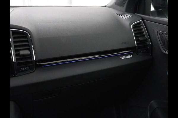 Škoda Karoq 1.5 TSI Sportline | Panoramadak | Stoelverwarming | Adaptive cruise | Camera | Sportstoelen | Virtual Cockpit | Navigatie | Sfeerverlichting | Full LED | 18'' | Keyless | Climate control