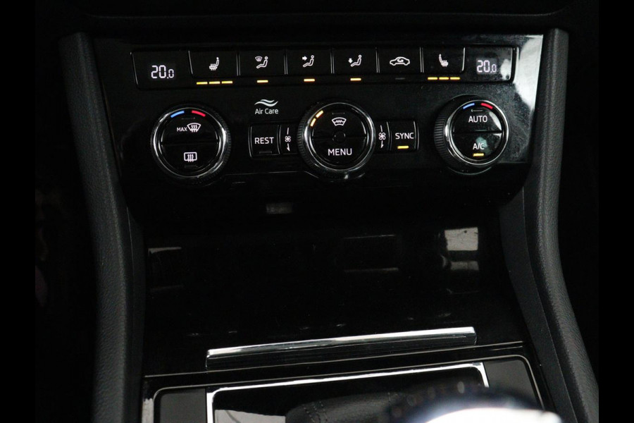 Škoda Superb 1.5 TSI Style Business | Panoramadak | Leder | Adaptive cruise | Stoelverwarming | Camera | Bi-Xenon | Navigatie | Dodehoek detectie | Getint glas