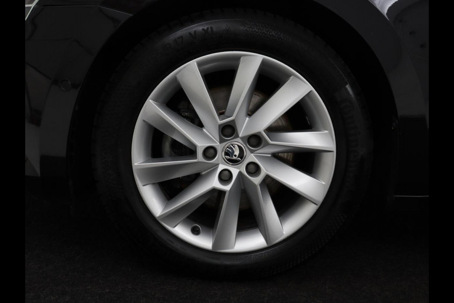 Škoda Superb 1.5 TSI Style Business | Panoramadak | Leder | Adaptive cruise | Stoelverwarming | Camera | Bi-Xenon | Navigatie | Dodehoek detectie | Getint glas