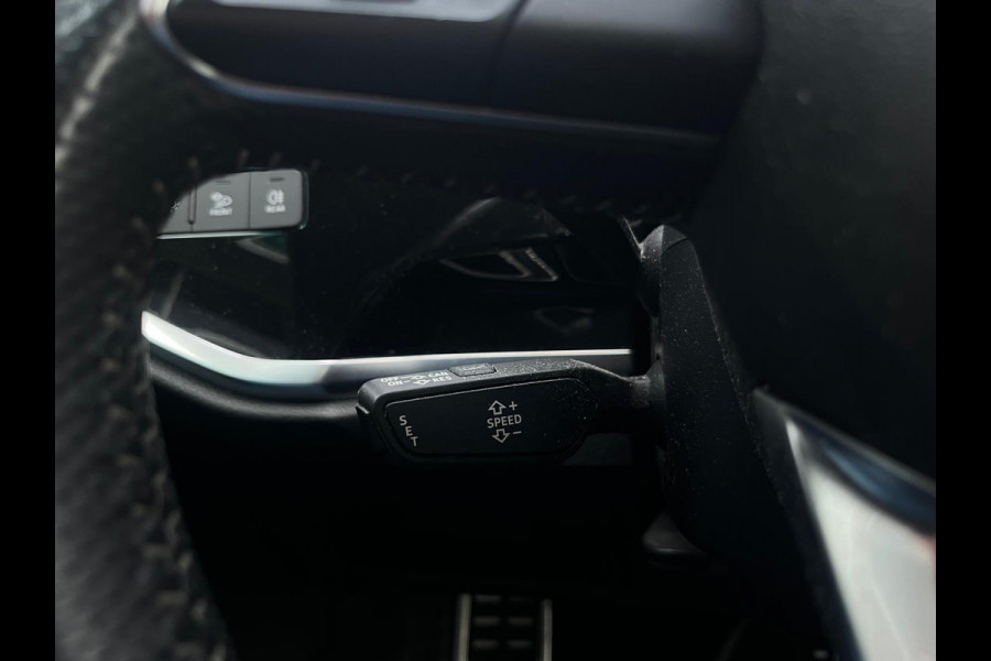 Audi Q3 35 TFSI 3x S Line Pro, Automaat, Pano, CarPlay, Camera, Cruise, Virtual Cockpit, 19"LM