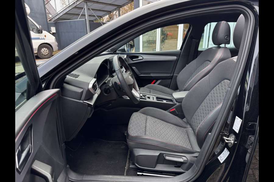 Seat Leon Sportstourer 1.5 eTSI FR Business Intense 150 PK | Schuif-Kantel Dak | NL-Auto | Camera | Beats Audio | Virtual Cockpit