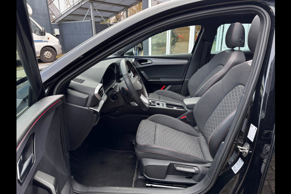 Seat Leon Sportstourer 1.5 eTSI FR Business Intense 150 PK | Schuif-Kantel Dak | NL-Auto | Camera | Beats Audio | Virtual Cockpit