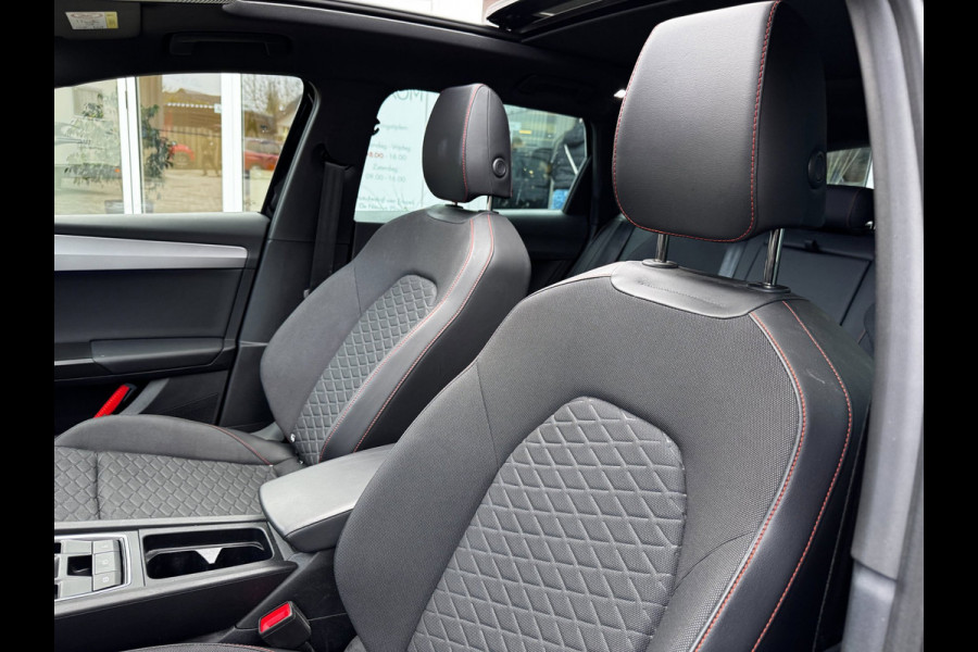 Seat Leon Sportstourer 1.5 eTSI FR Business Intense 150 PK | Schuif-Kantel Dak | NL-Auto | Camera | Beats Audio | Virtual Cockpit
