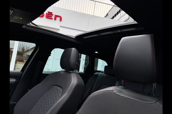 Seat Leon Sportstourer 1.5 eTSI FR Business Intense 150 PK | Schuif-Kantel Dak | NL-Auto | Camera | Beats Audio | Virtual Cockpit