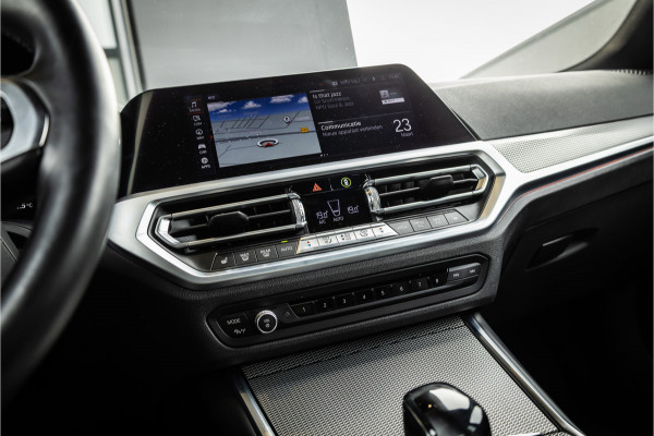BMW 3-serie 330i High Executive Edition - M Sport | Origineel NL | Volleder | HUD | Camera