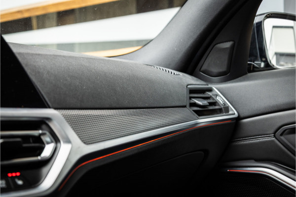 BMW 3-serie 330i High Executive Edition - M Sport | Origineel NL | Volleder | HUD | Camera